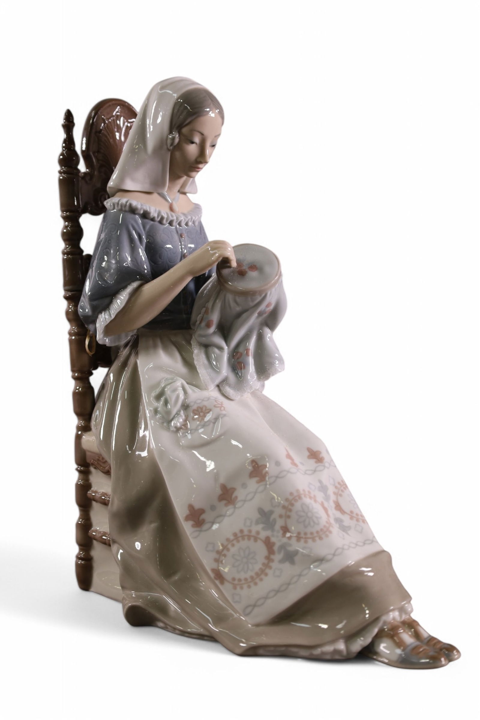 LLADRO EMROIDERER (1 of 3)