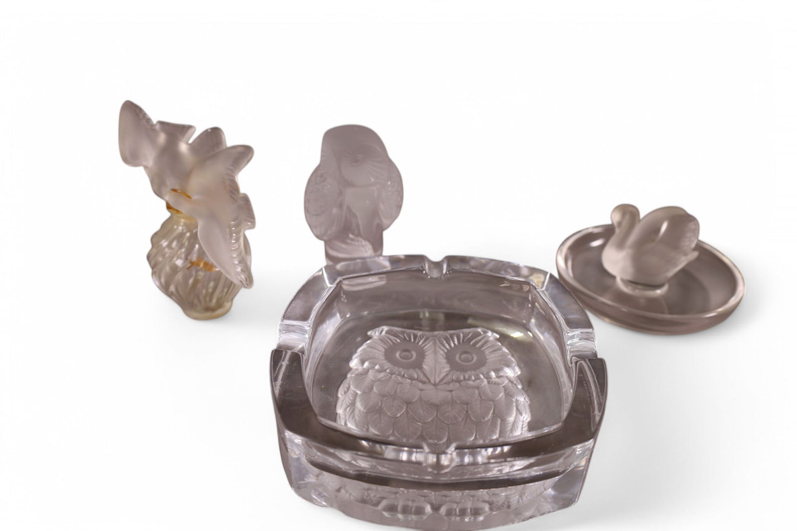 GROUPING OF LALIQUE CRYSTAL (1 of 3)