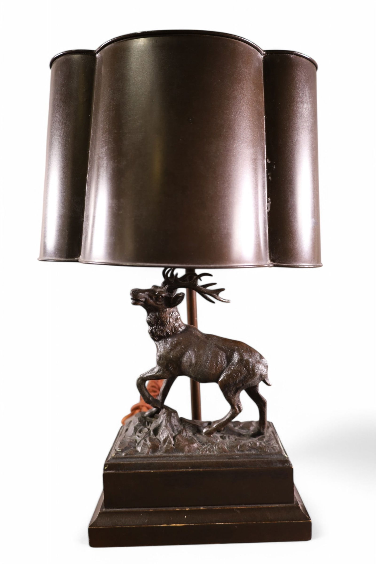 SPELTER ELK FORM TABLE LAMP (1 of 2)