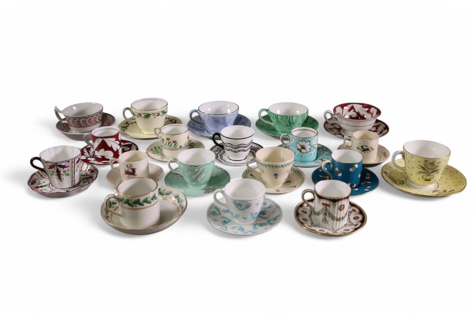 19 WEDGWOOD CUPS & SAUCERS (1 of 5)