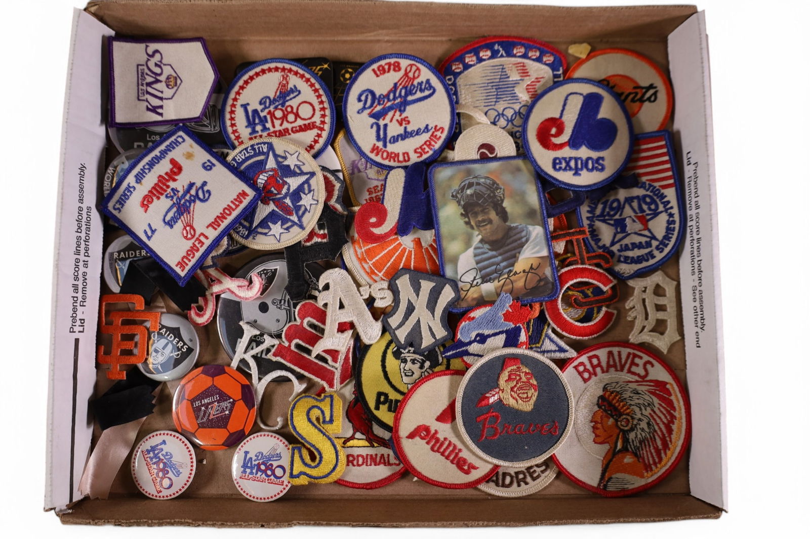 LARGE COLLECTION OF VINTAGE PATCHES & PINBACKS (1 of 5)