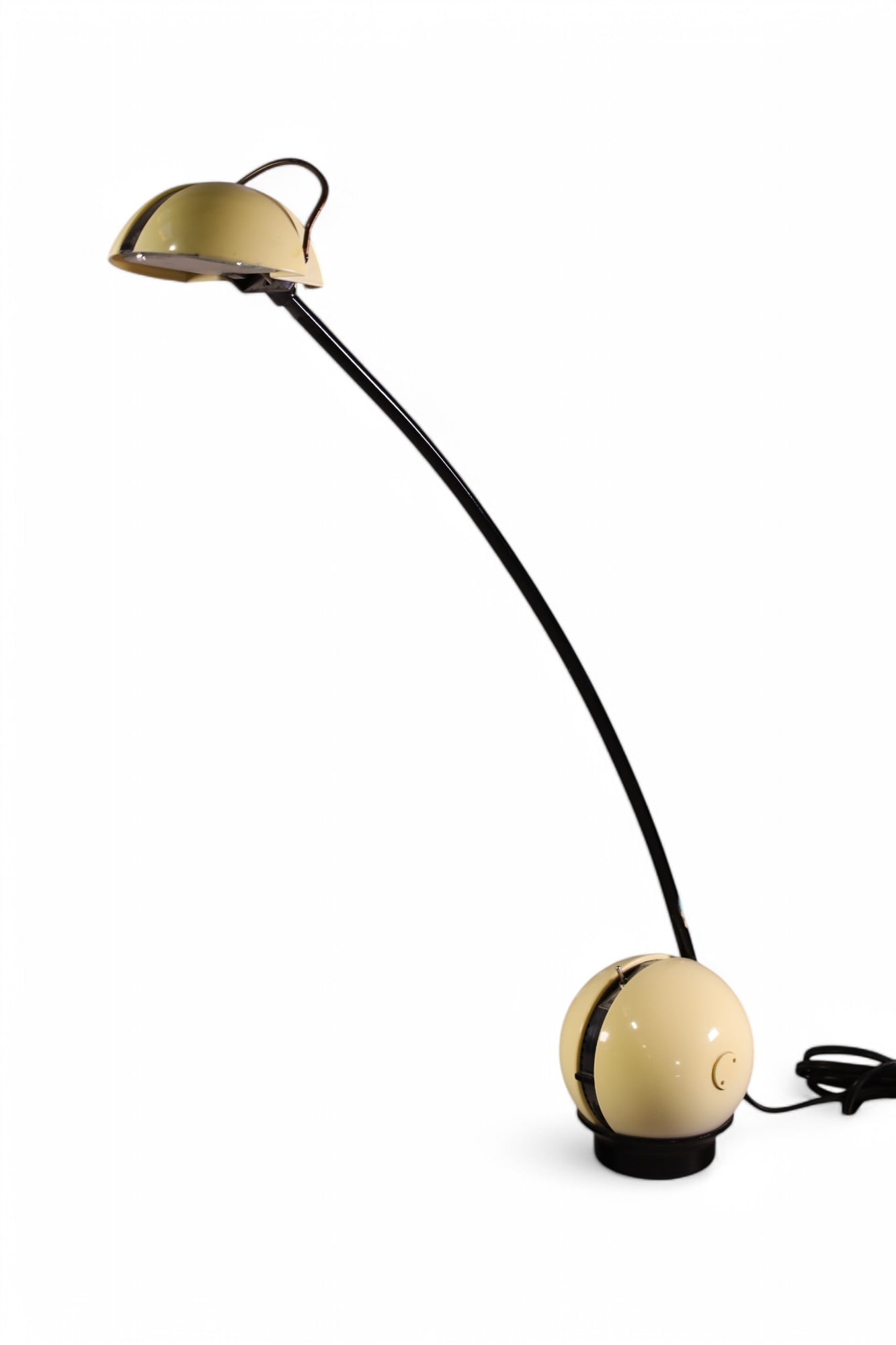 VALENTI LUCE TABLE LAMP (1 of 3)