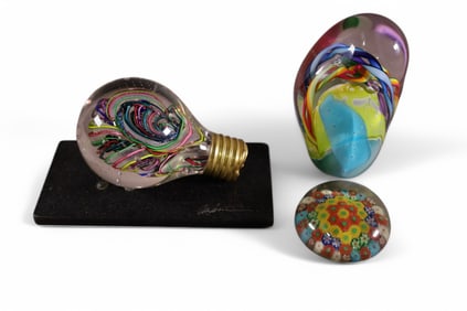 3 PIECES OF MURANO STYLE GLASS