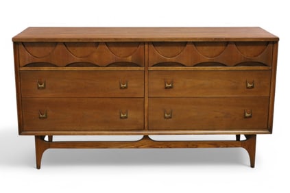 BROYHILL BRASILIA DRESSER