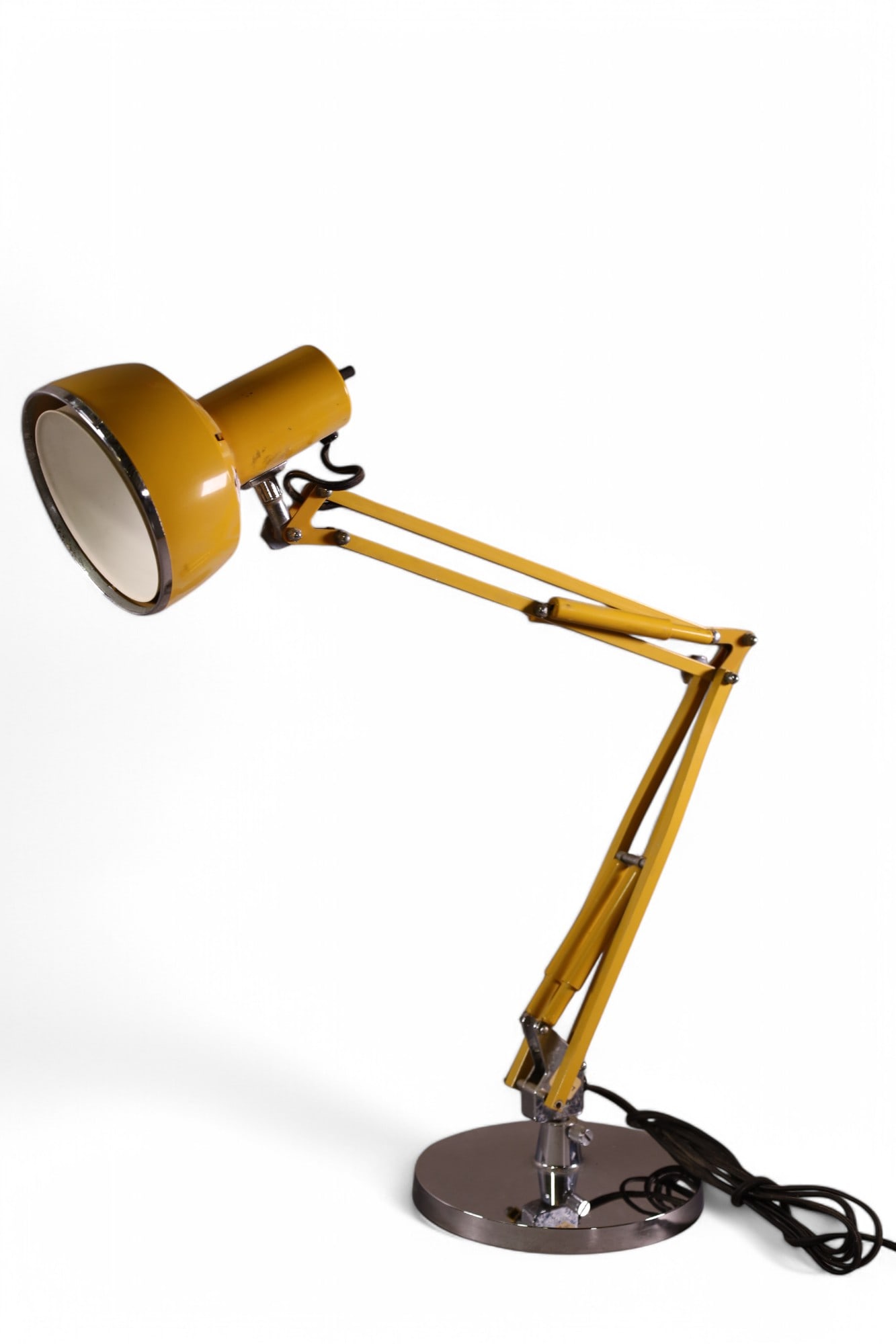 VINTAGE TABLE LAMP (1 of 2)