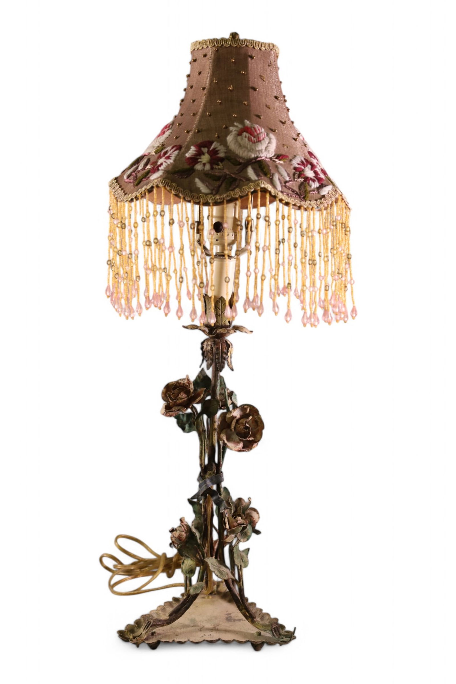 ANTIQUE METAL TOLE TABLE LAMP (1 of 2)