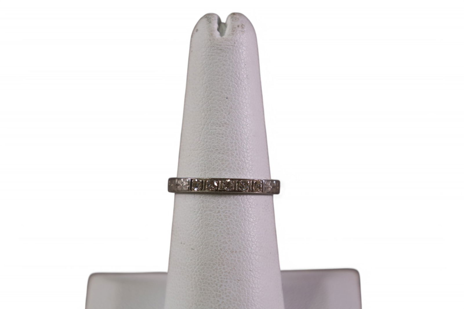 18k WHITE GOLD & DIAMOND RING (1 of 3)