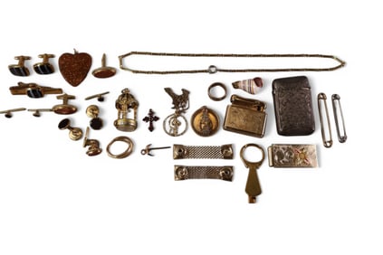 GROUPING OF GOLD TONE COSTUME JEWELRY