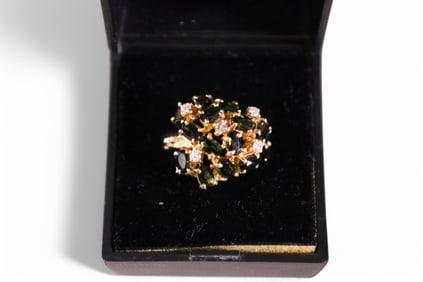 14k GOLD, SAPPHIRE & DIAMOND RING