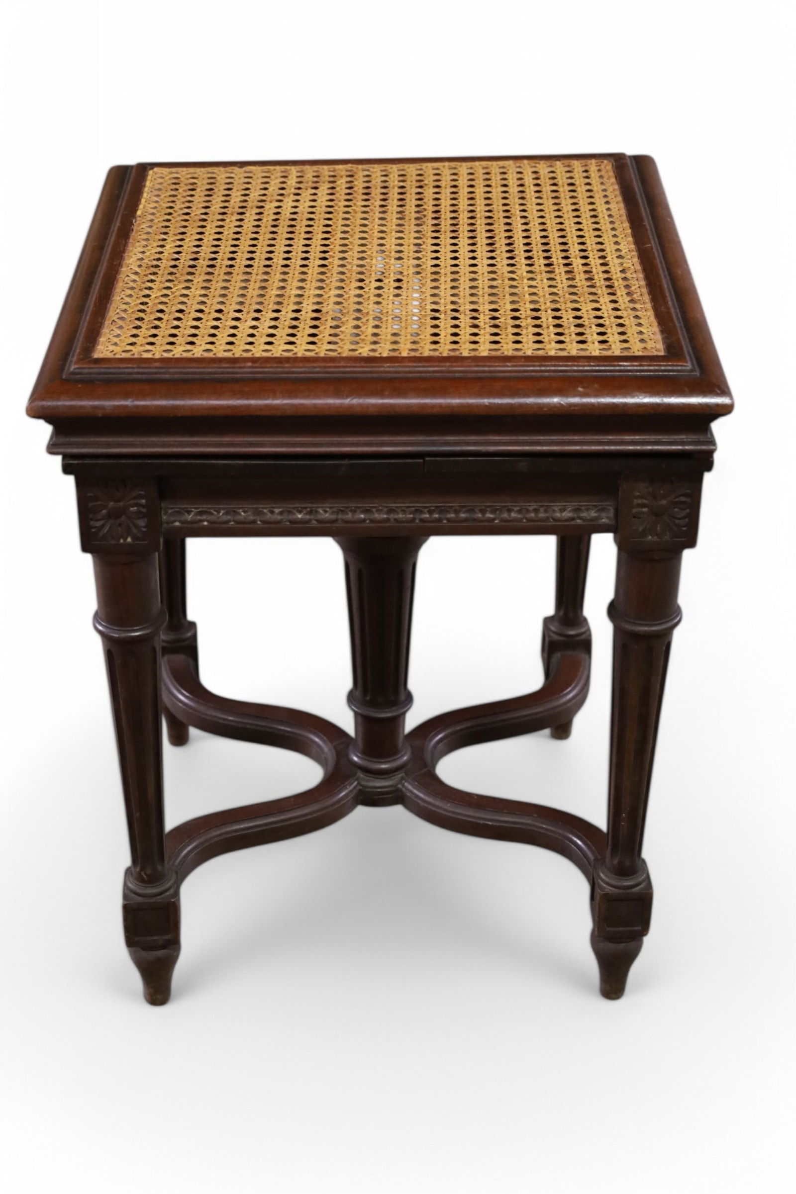 ROTATING TOP STOOL (1 of 2)