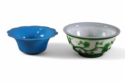 2 PIECES OF PEKING GLASS