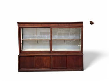 LARGE 2 DOOR SHOWCASE