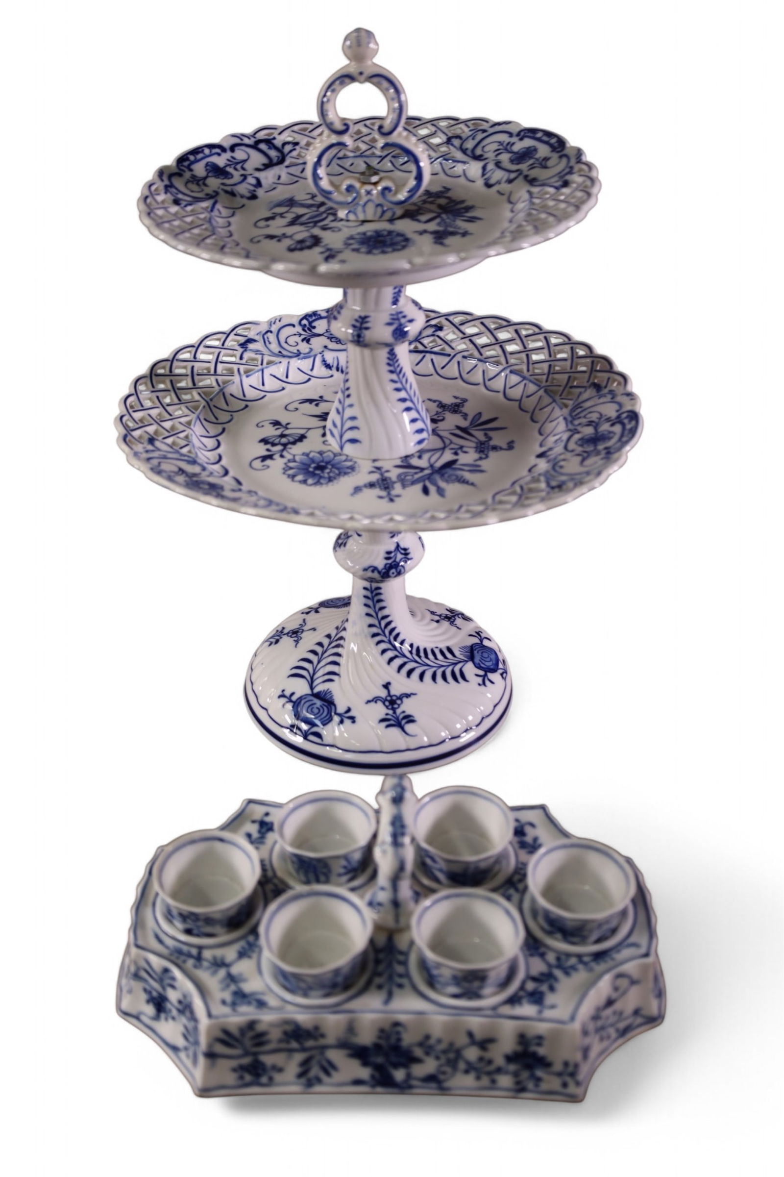 2 PIECES OF BLUE & WHITE PORCELAIN (1 of 3)