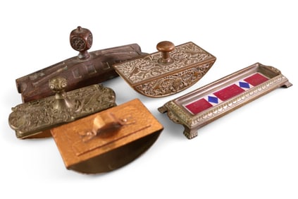 5 DESK ITEMS