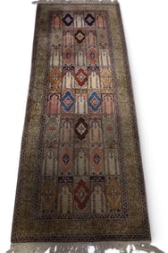 APPROX 7' 2" x 2' 9" HANDMADE WOOL RUG