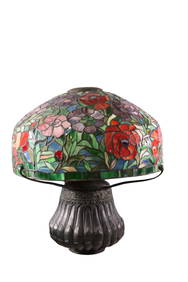SLAG GLASS TIFFANY STYLE TABLE LAMP (1 of 4)