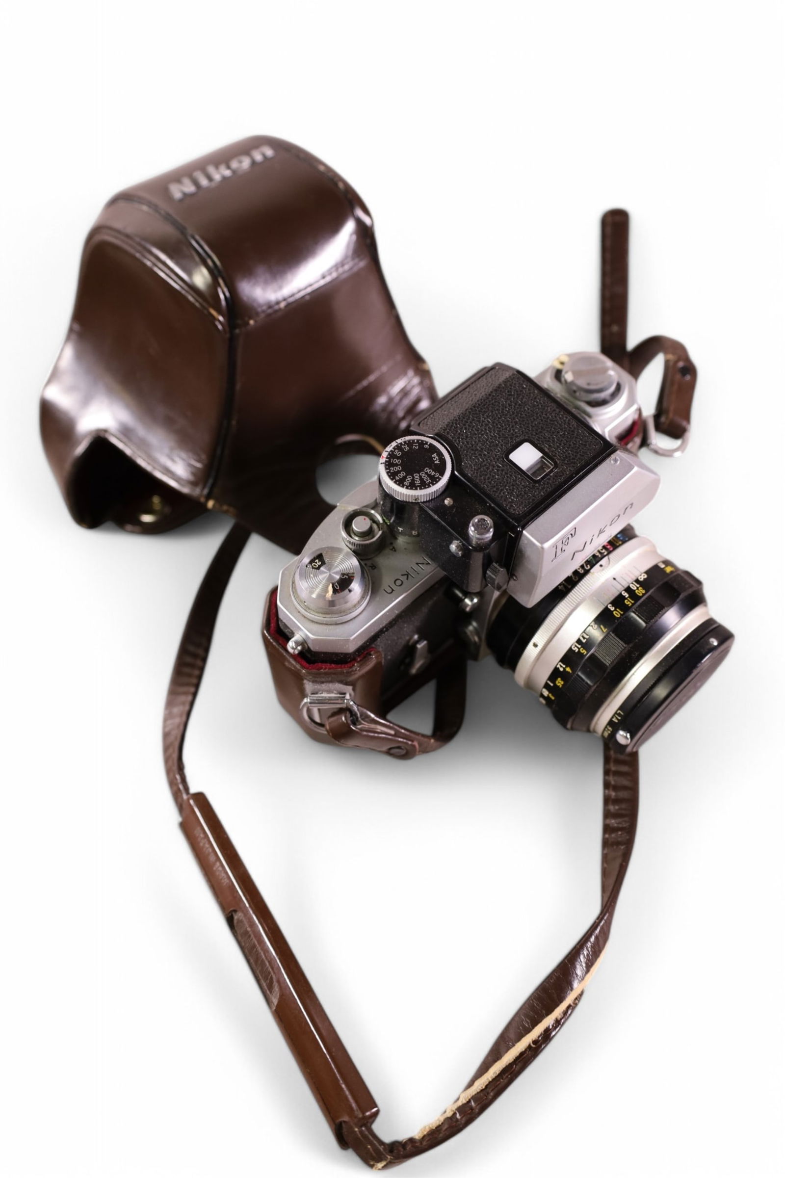 VINTAGE NIKON CAMERA (1 of 2)