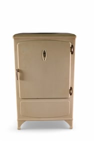 APEX SALESMAN SAMPLE FRIDGE