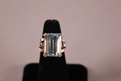 14k AQUAMARINE RING