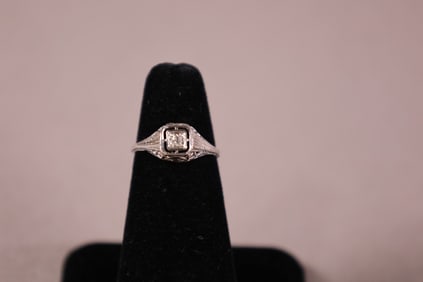 18k GOLD ART DECO RING