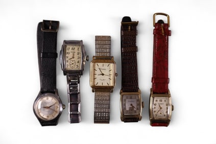 GROUPING OF VINTAGE WATCHES