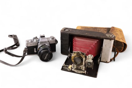 2 VINTAGE CAMERAS