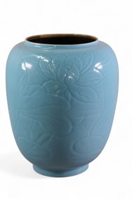 CHINESE BLUE PORCELAIN VASE