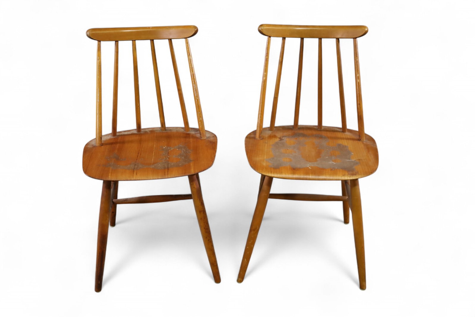 PAIR OF MID CENTURY MODERN ARMCHAIRS: SPINDLE BACK MID CENTURY MODERN SIDE CHAIRS, MARKED FANETT. WEAR & STAINS TO SEATS. 18" W x 16" D x 31" H. THIS ITEM EXCEEDS WEIGHT LIMITATIONS FOR IN HOUSE SHIPPING, MUST BE PICKED UP IN HOUSE OR SHI