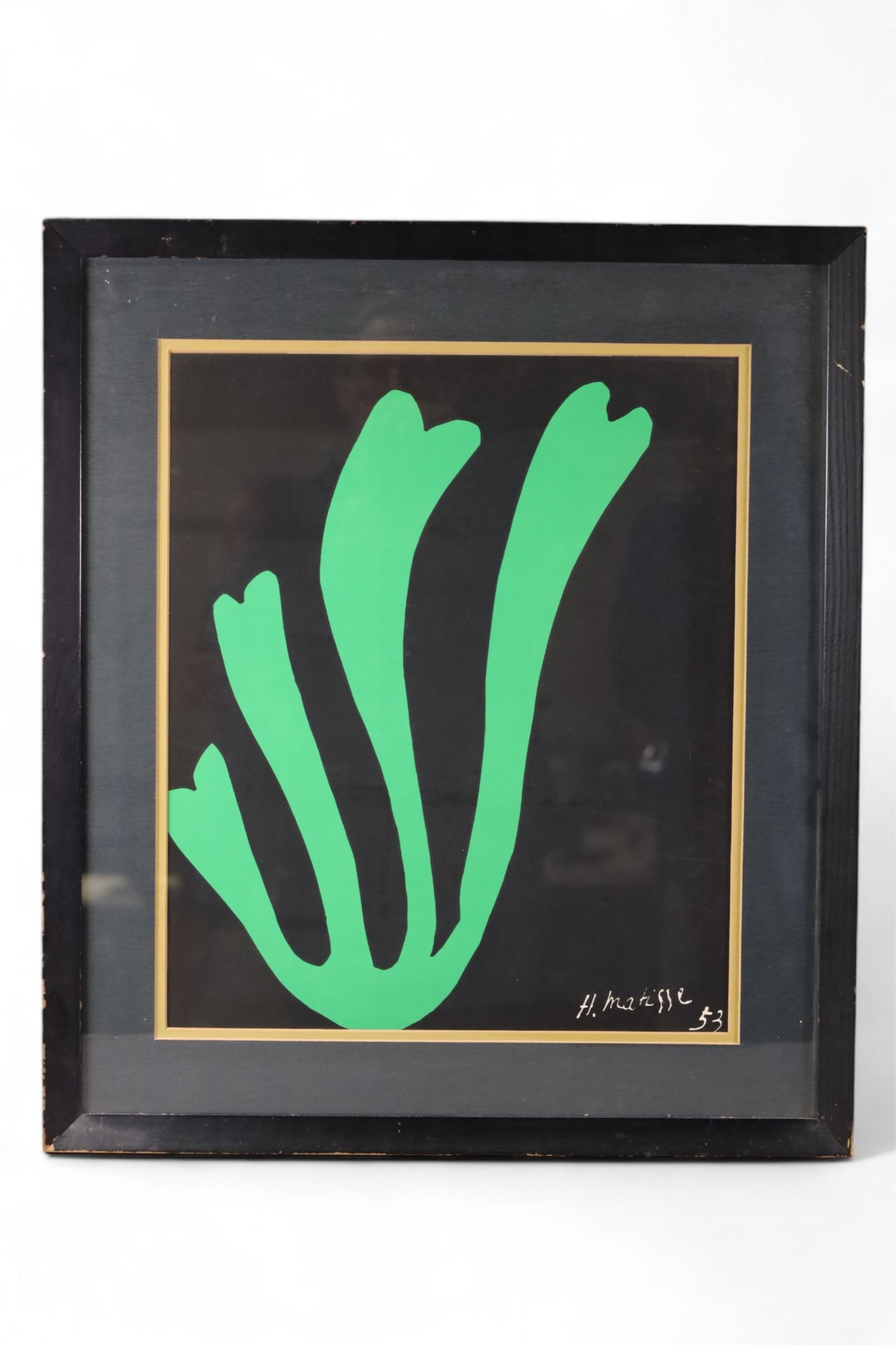 HENRI MATISSE LITHOGRAPH: TITLED FERN CUT, LITHOGRAPH FRAMED UNDER GLASS. SCUFFS TO FRAME. 15" x 16" IMAGE SIZE / 22" x 25" IN FRAME.
