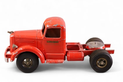 SMITH MILLER TRUCK (CAB ONLY)