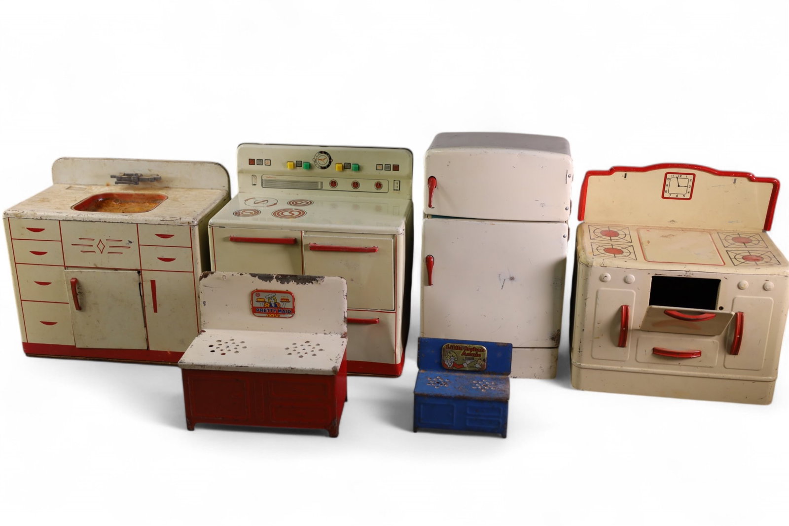 6 TOY KITCHEN APPLIANCES: PAINT LOSS, RUST. STOVES, SINK, AND MORE.
