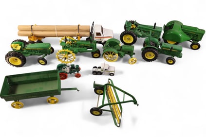 COLLECTION OF JOHN DEERE ERTL TOYS