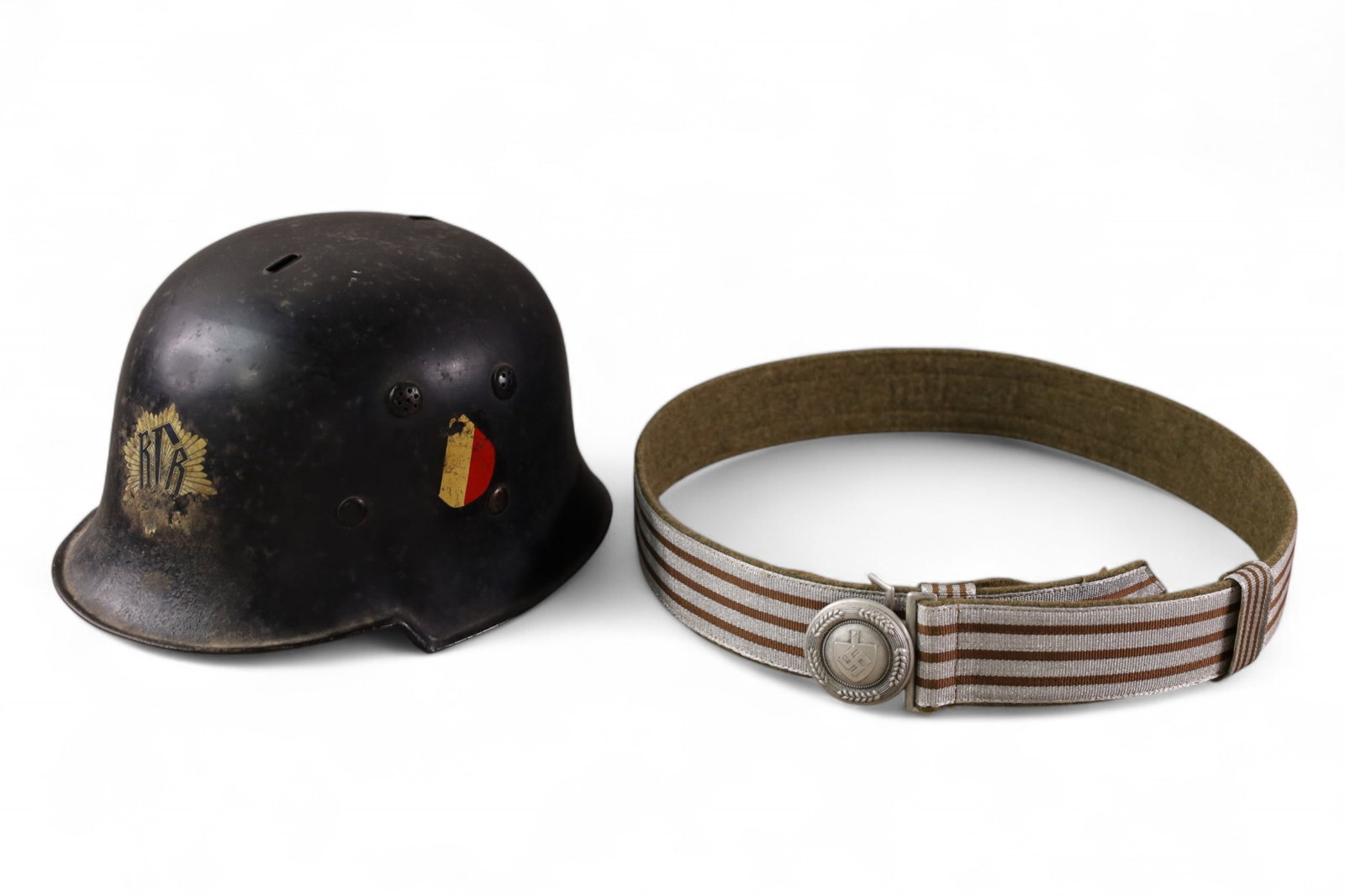 WWII GERMAN HELMET & BELT (1 of 6)