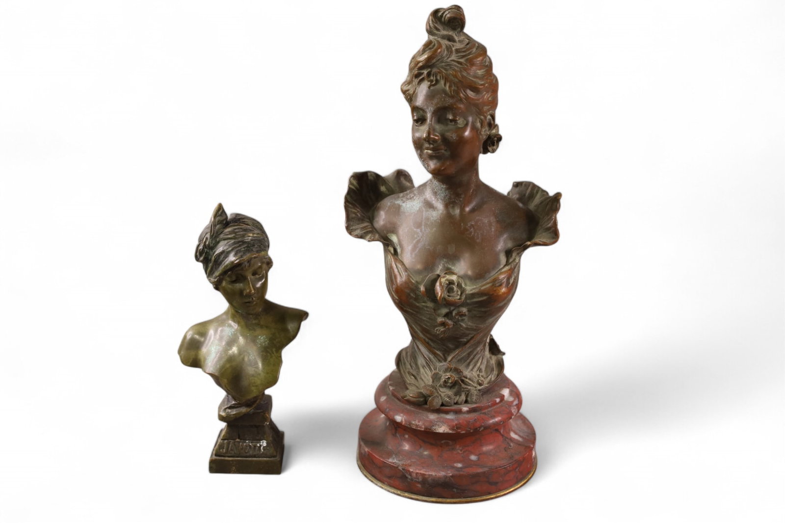 2 SMALL LADY BUSTS (1 of 7)