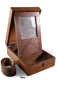 TRAVELING SHAVING BOX