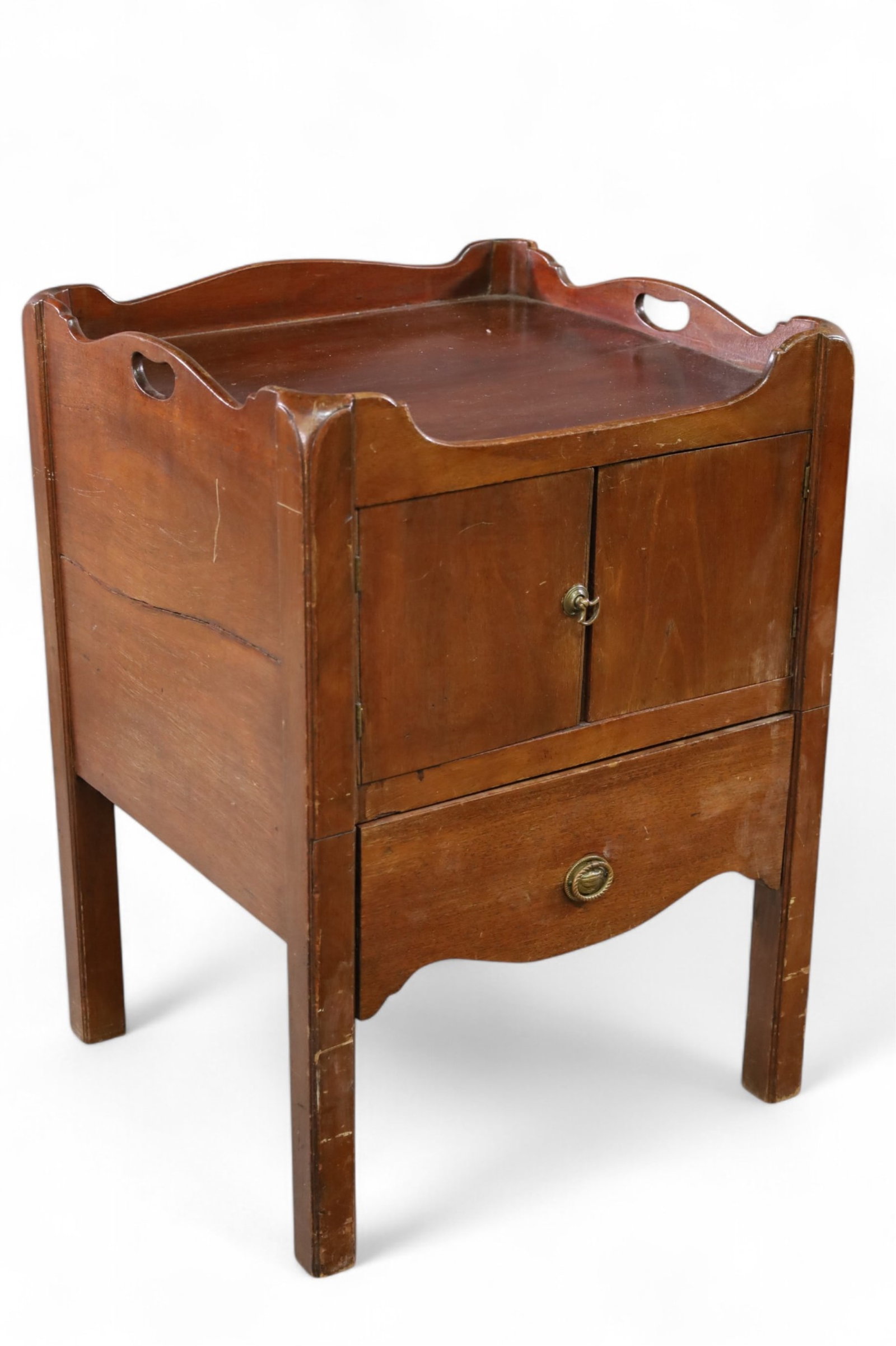 ENGLISH END TABLE: TWO DOOR, LOWER DOOR ENGLISH END TABLE, MINOR WEAR TO FINSIH. 19" W x 18" D x 28" H. THIS ITEM EXCEEDS SIZE/WEIGHT LIMITATIONS FOR IN HOUSE SHIPPING, MUST BE PICKED UP IN HOUSE OR SHIPPED VIA 3rd PART