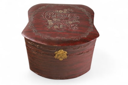 VICTORIAN COLLAR BOX
