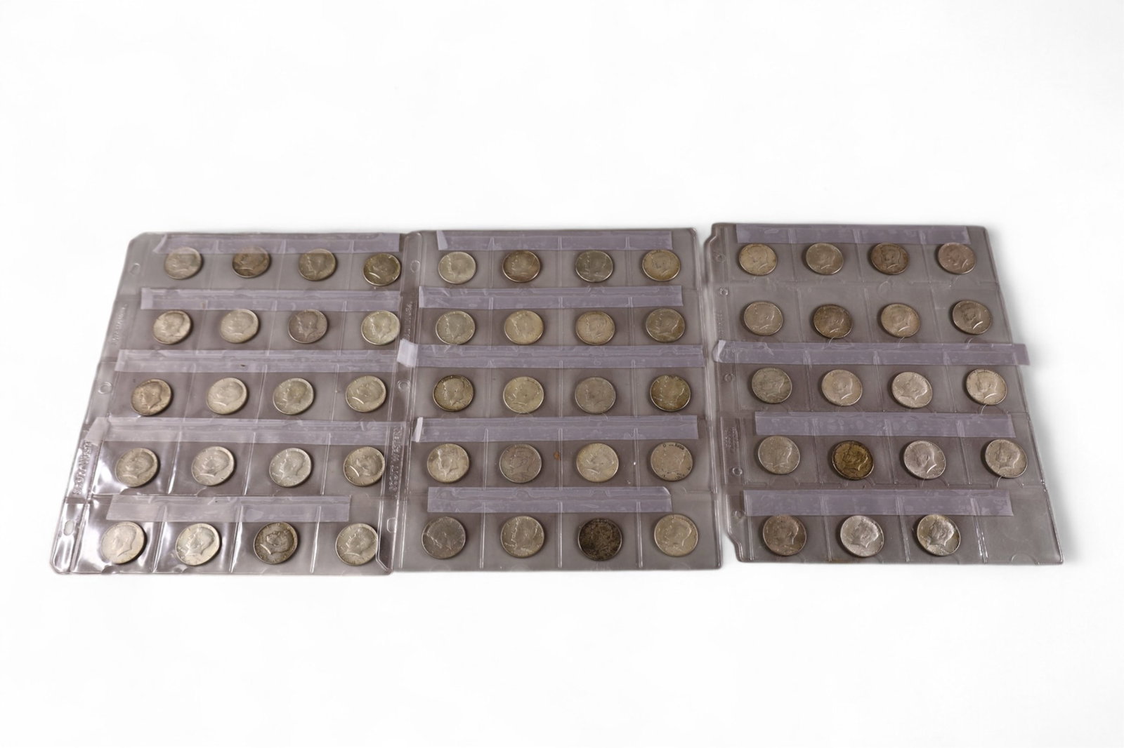 59 KENNEDY HALF DOLLARS: COLLECTION OF 59 KENNEDY HALF DOLLARS. ALL 1964.