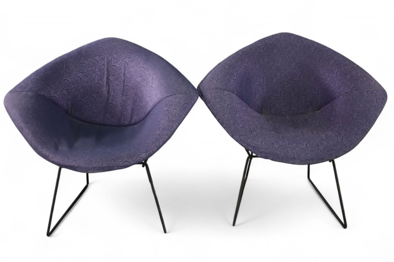 PAIR OF BERTOIA DIAMOND LOUNGE CHAIRS: PAIR OF KNOLL BERTOIA DIAMOND LOUNGE CHAIRS, 34" W x 28" D x 30" H. THIS ITEM EXCEEDS SIZE/WEIGHT LIMITATIONS FOR IN HOUSE SHIPPING, MUST BE PICKED UP IN HOUSE OR SHIPPED VIA 3rd PARTY GROUND SHIPPER.