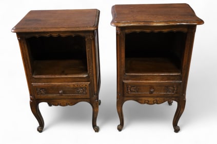 NEAR PAIR OF OAK NIGHTSTANDS