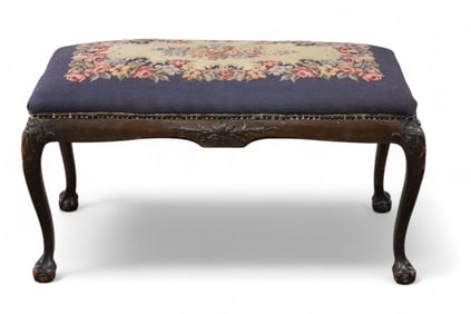 NEEDLEPOINT BENCH