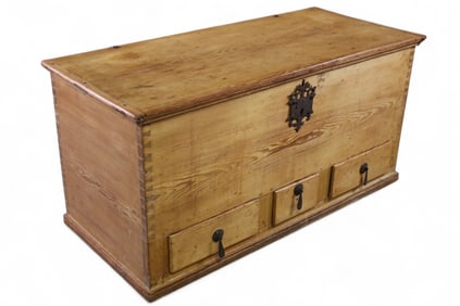 PRIMITIVE PINE TRUNK