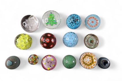 COLLECTION OF ART GLASS PAPERWEIGHTS