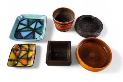 GROUPING OF MCM POTTERY