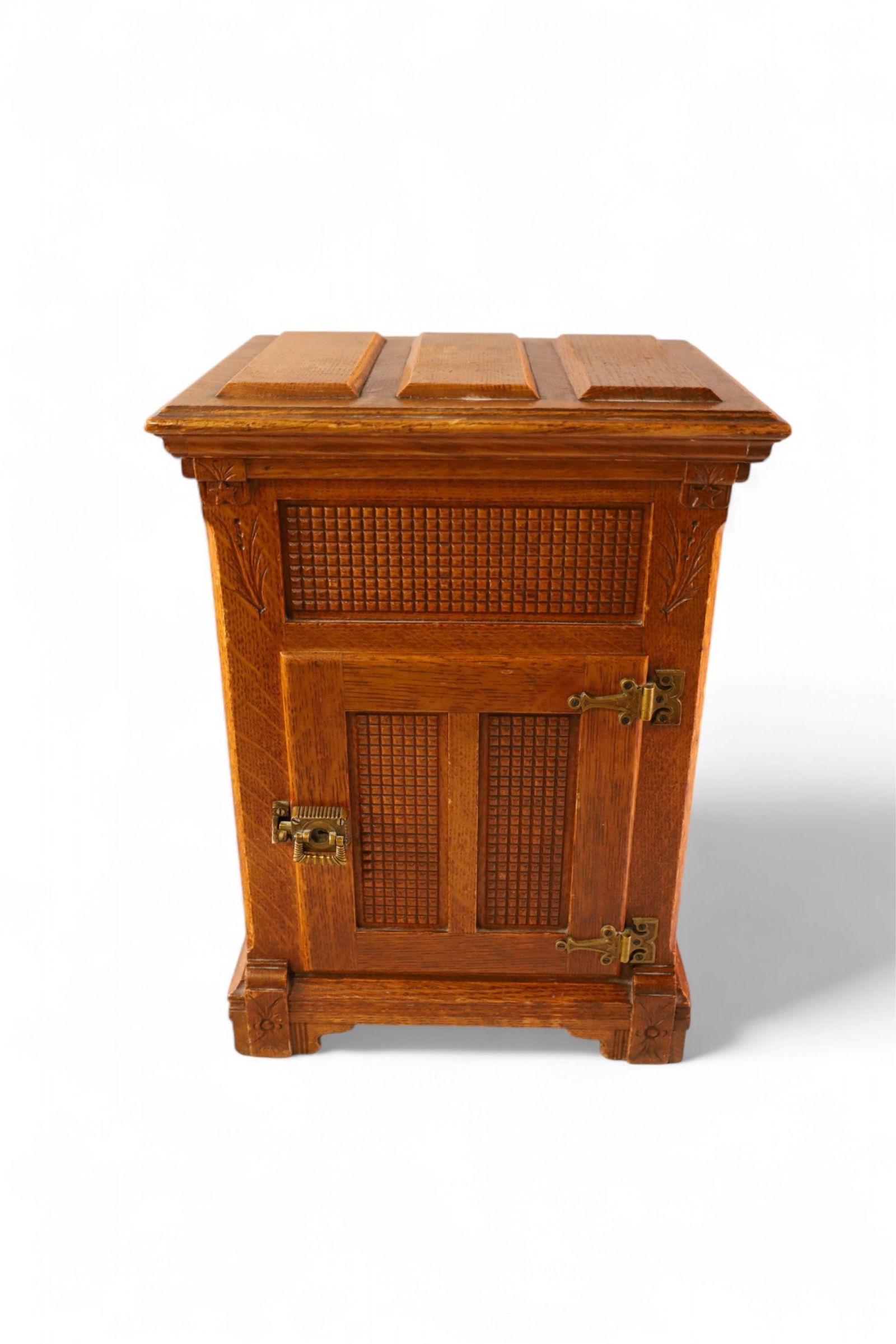 SALESMAN SAMPLE ICE BOX (1 of 3)