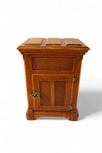 SALESMAN SAMPLE ICE BOX: EARLY SALESMAN SAMPLE ICE BOX, GLASS BACK, SINGLE FRONT DOOR, GALVANIZED INTERIOR. FLIP TOP LID. NO MARKINGS, 11" W x 8" D x 16" H.