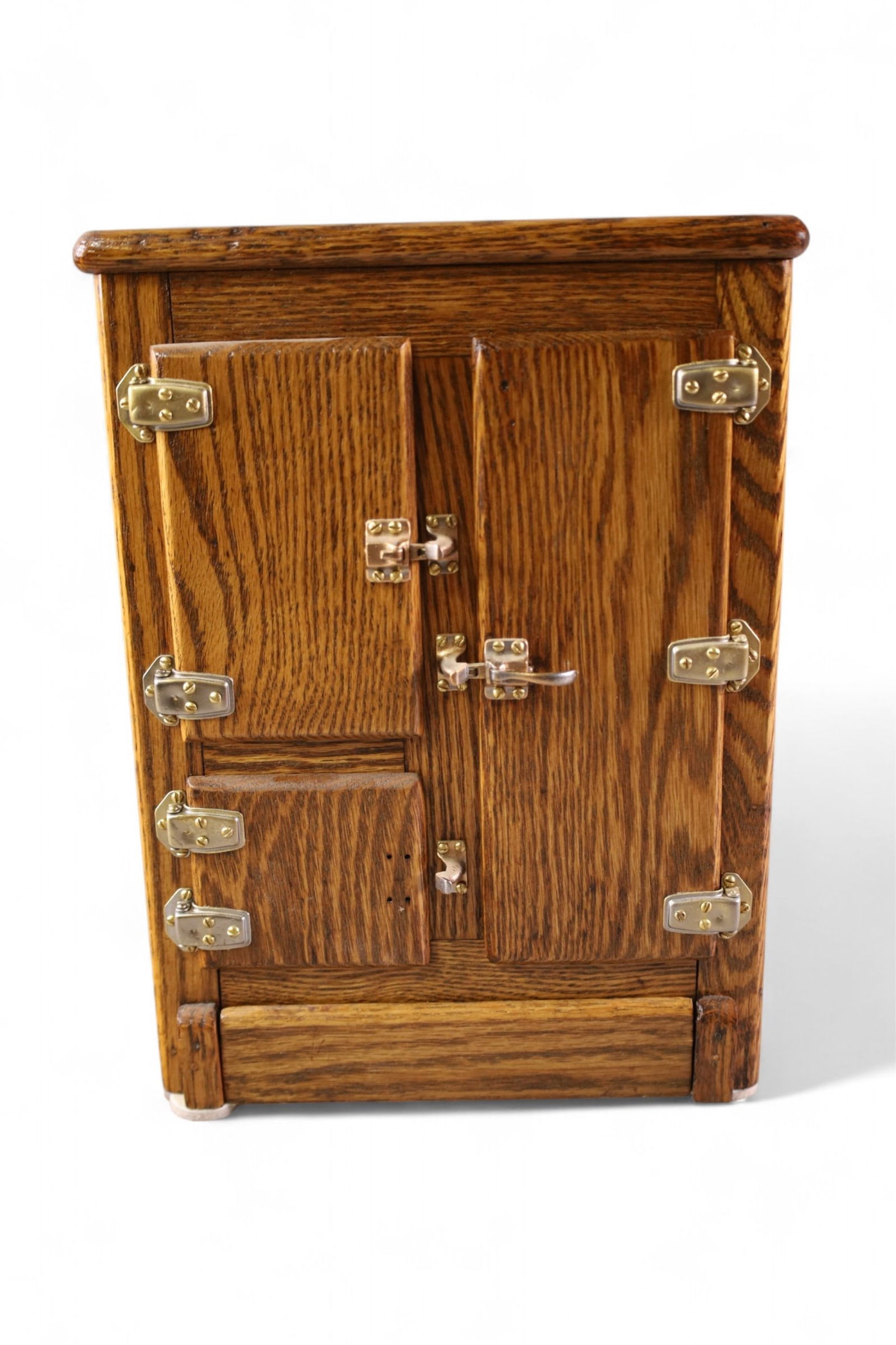 SALESMAN SAMPLE ICE BOX (1 of 4)