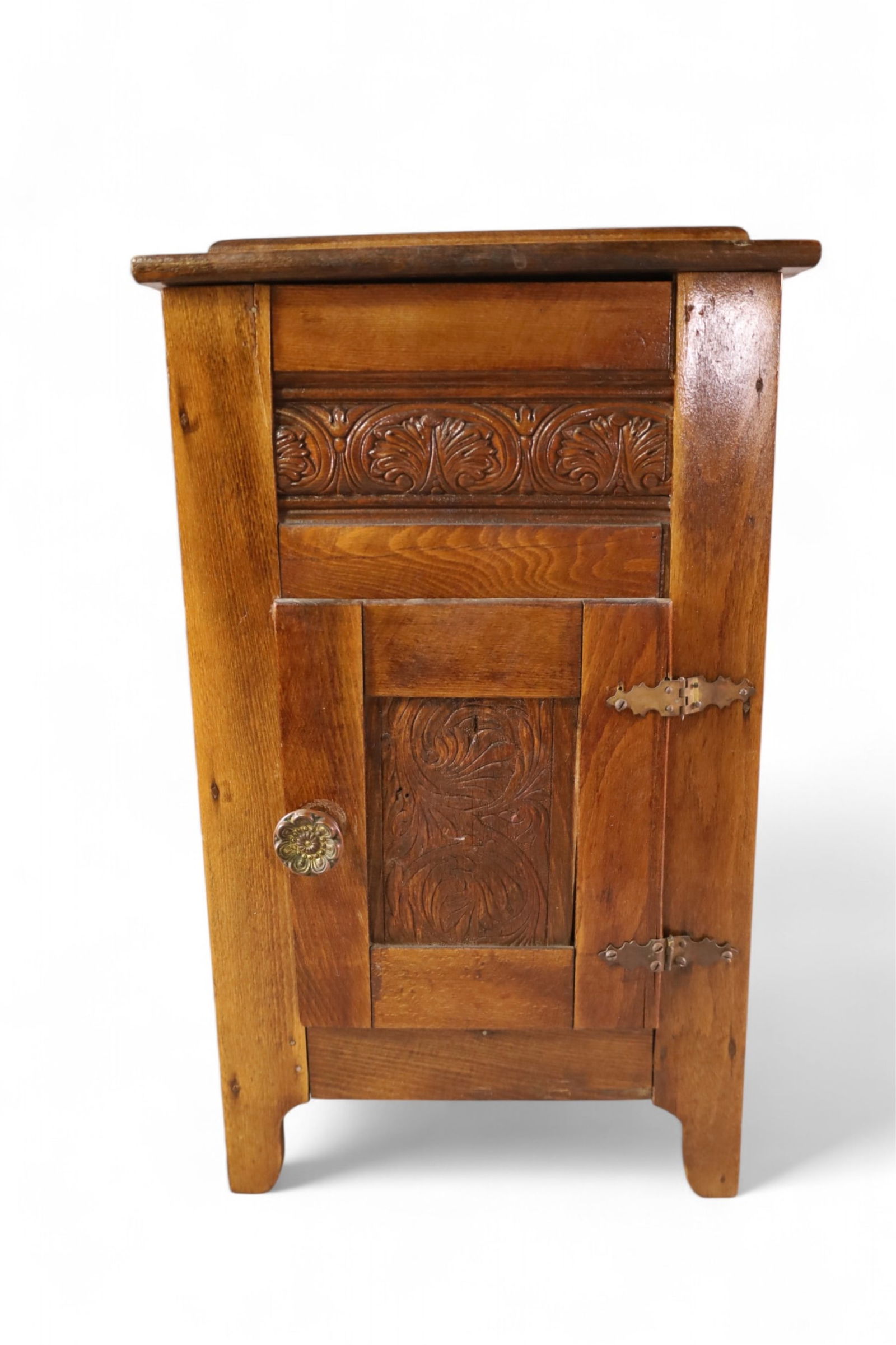 SALESMAN SAMPLE ICE BOX (1 of 4)