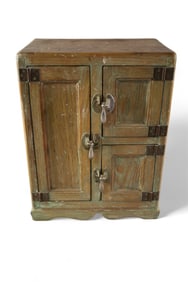 SALESMAN SAMPLE ICE BOX