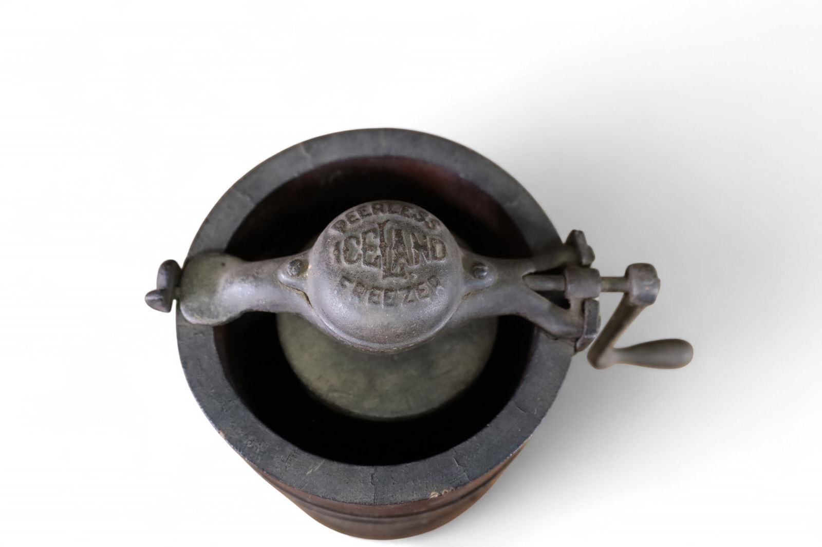 ICELAND PEERLESS SALESMAN SAMPLE ICE CREAM MAKER (1 of 2)